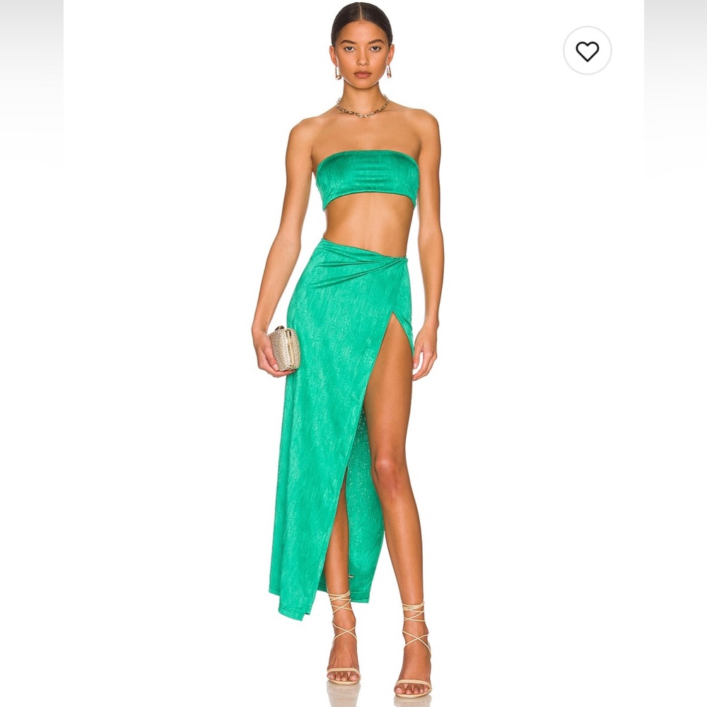 REVOLVE X SUPERDOWN